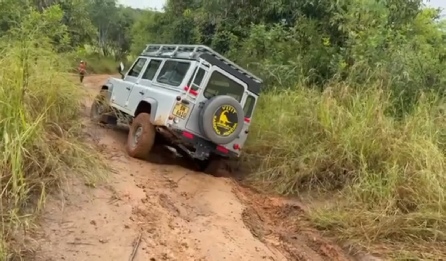 VIDEO-2025-04-21-19-02-16.mp4